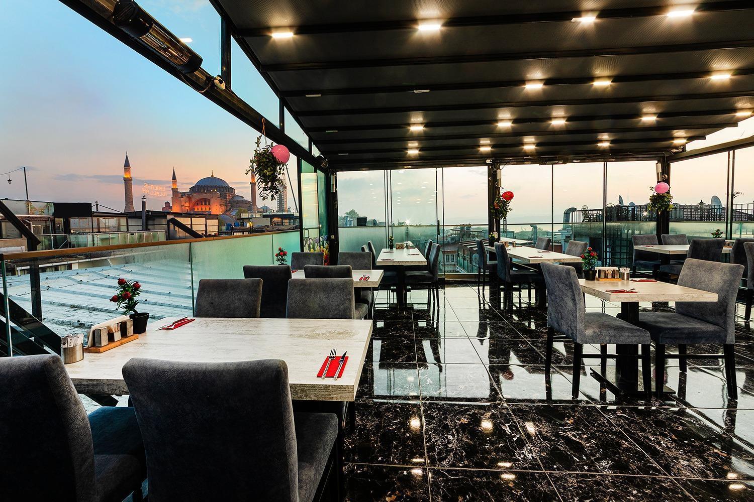 Aristocrat Hotel Истанбул Екстериор снимка