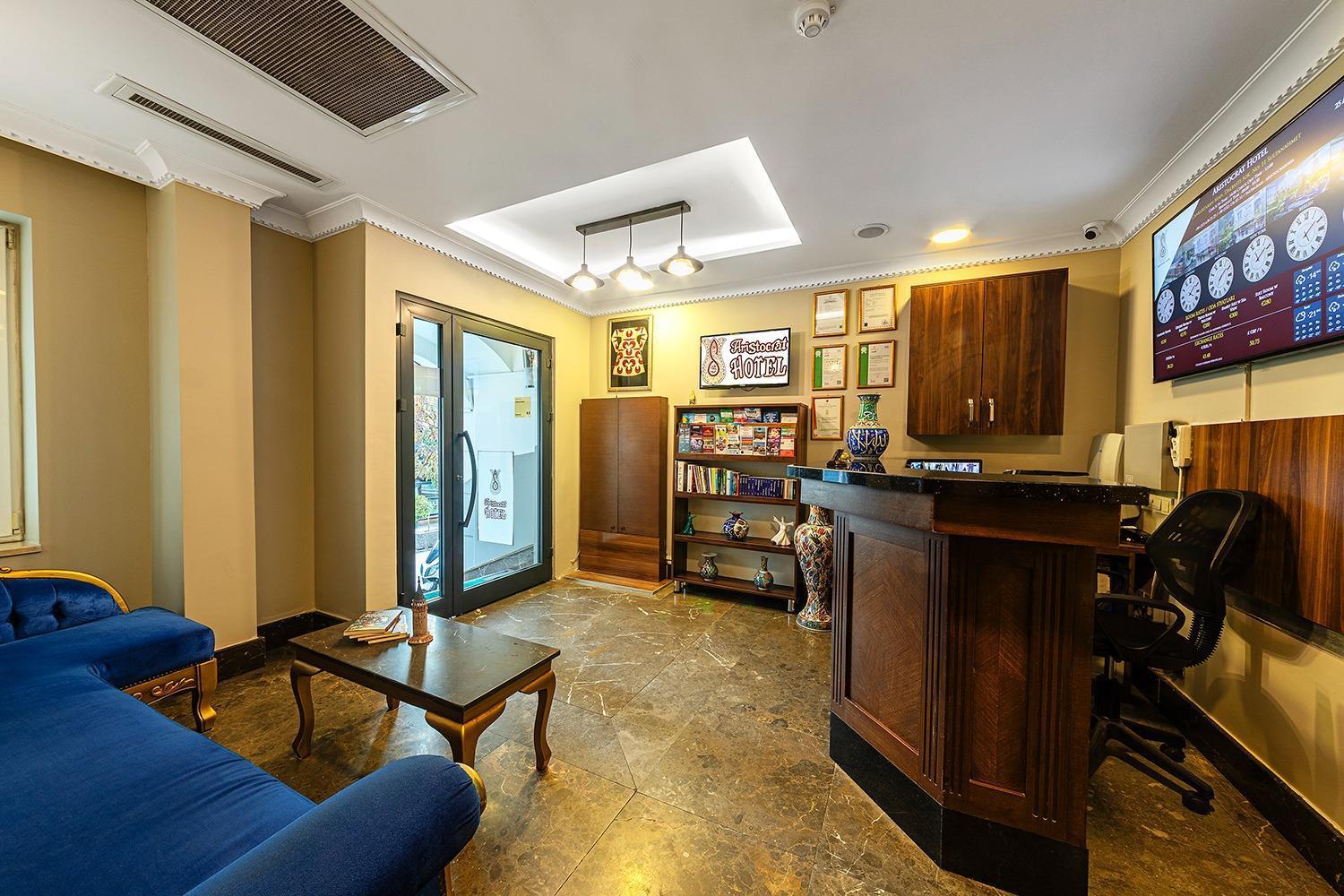 Aristocrat Hotel Истанбул Екстериор снимка