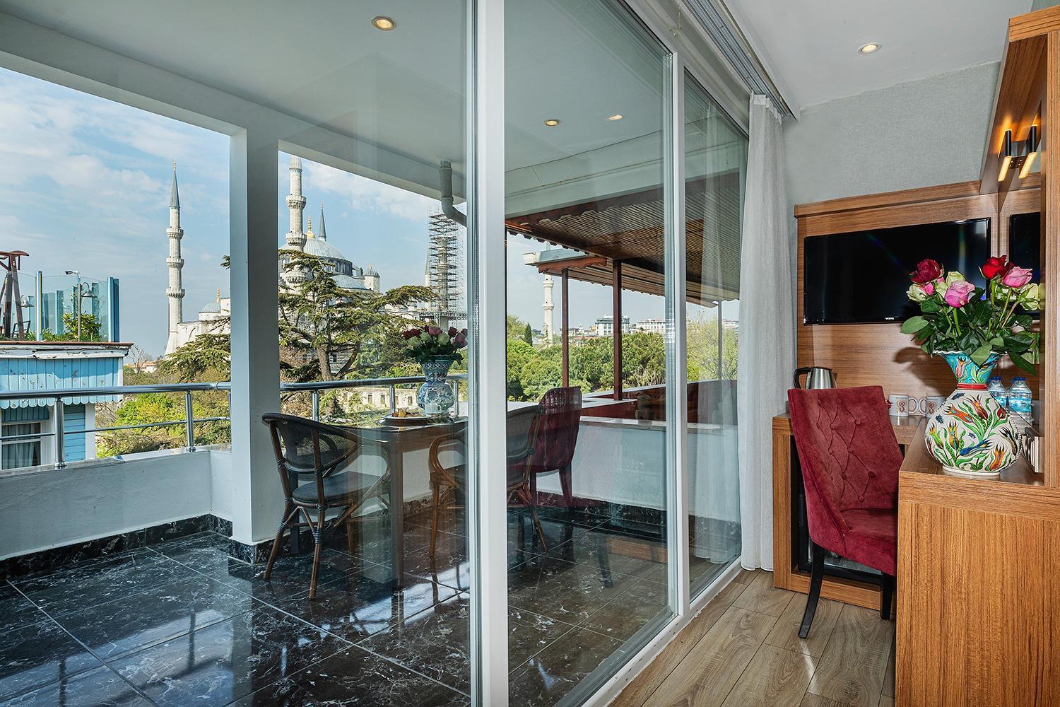 Aristocrat Hotel Истанбул Екстериор снимка