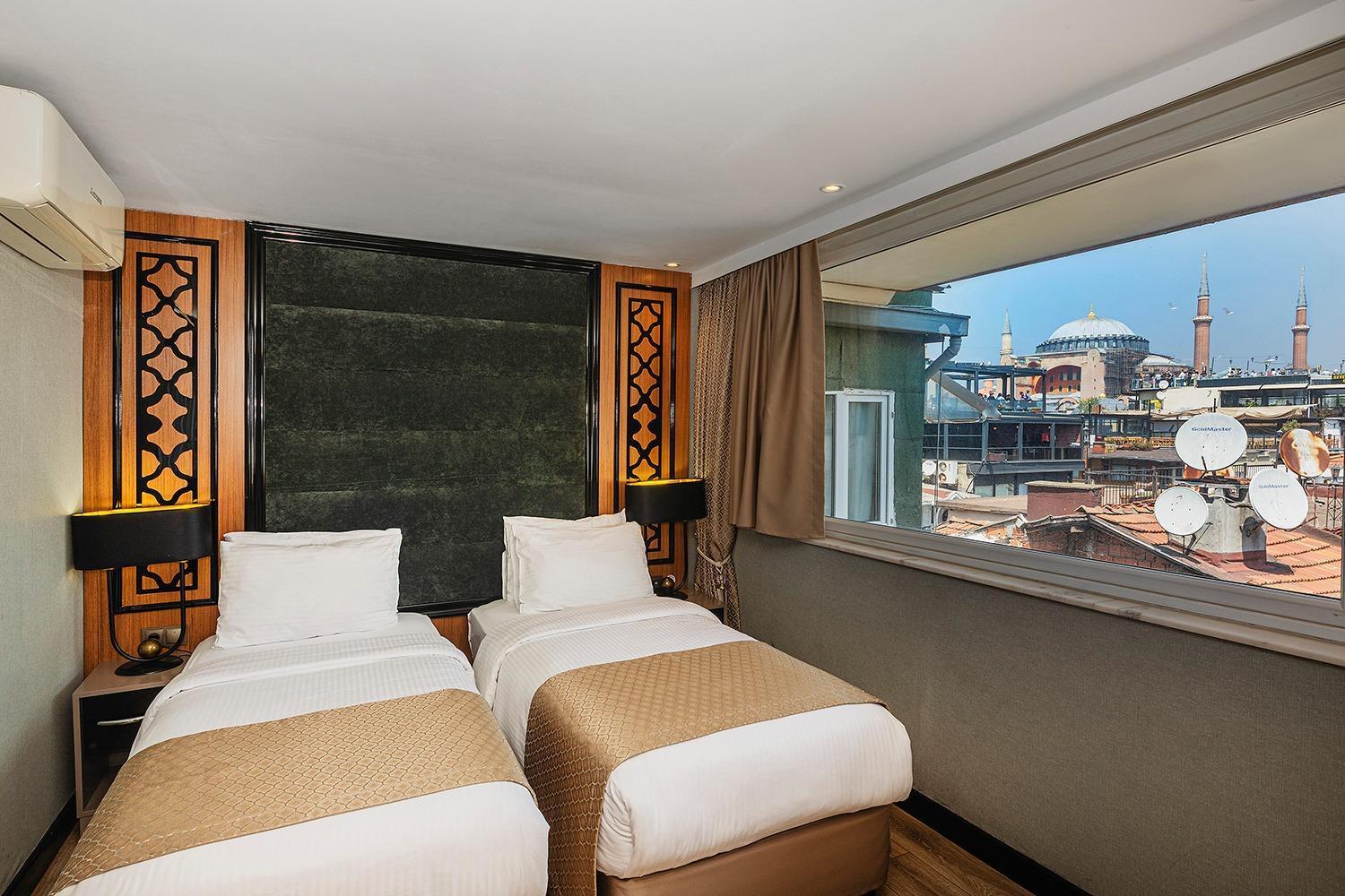 Aristocrat Hotel Истанбул Екстериор снимка
