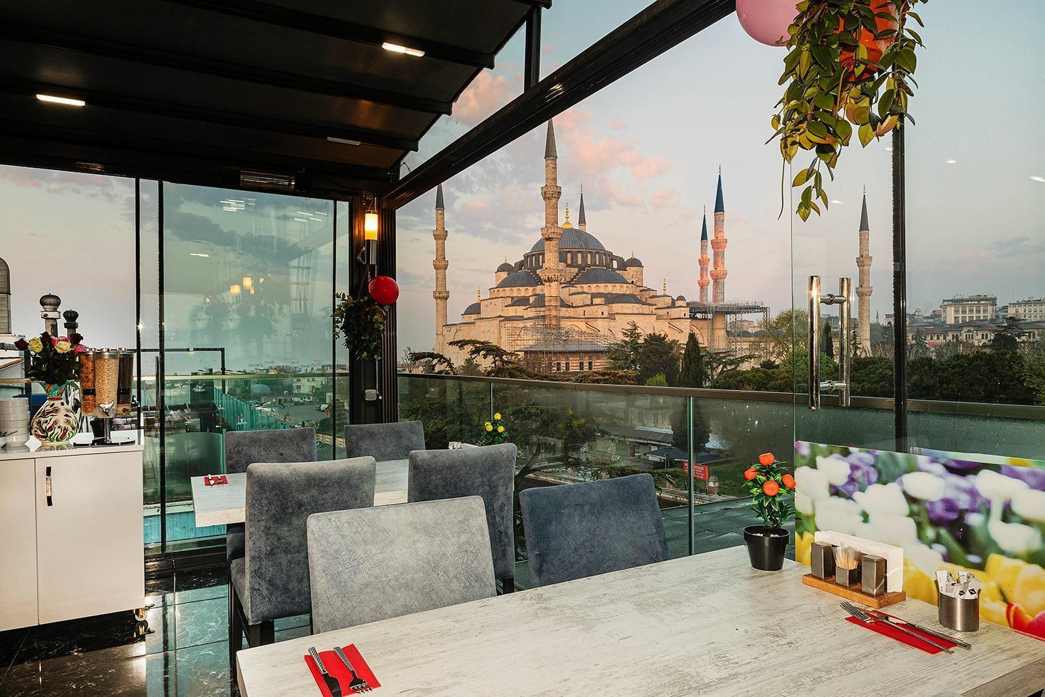 Aristocrat Hotel Истанбул Екстериор снимка